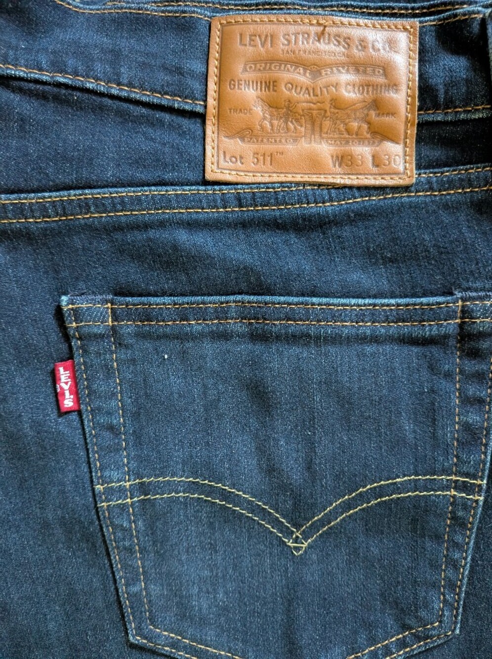 Levi's PREMIUM 511 Slim Fit Jeans Darkwash 33"X30" - Beautiful! 😍